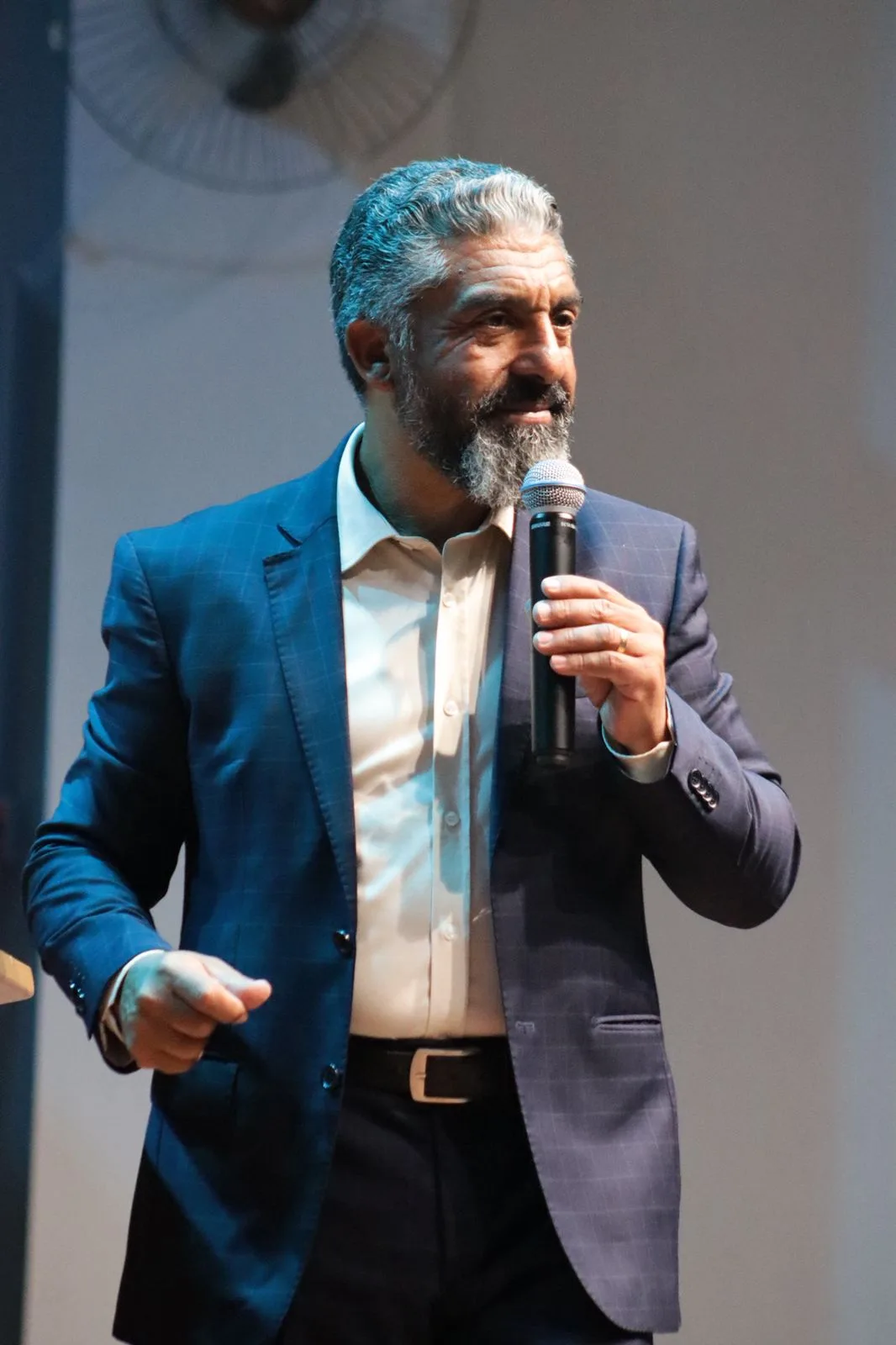 Pastor Helio Nunes em palestra
